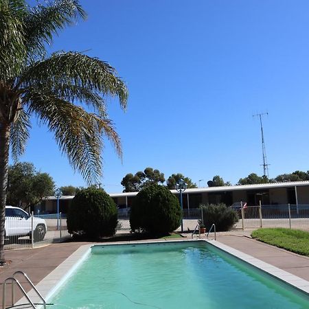 Capri Motel Balranald Extérieur photo