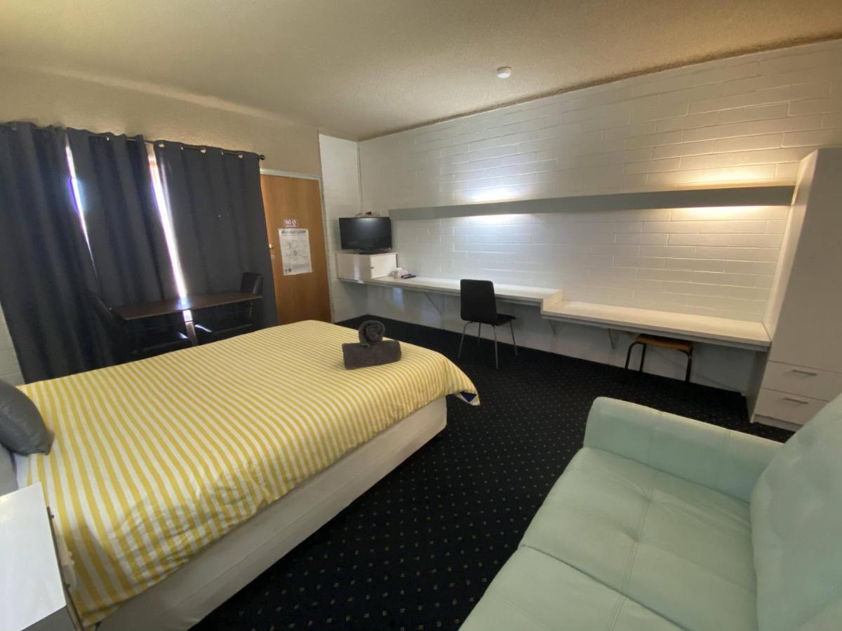 Capri Motel Balranald Extérieur photo