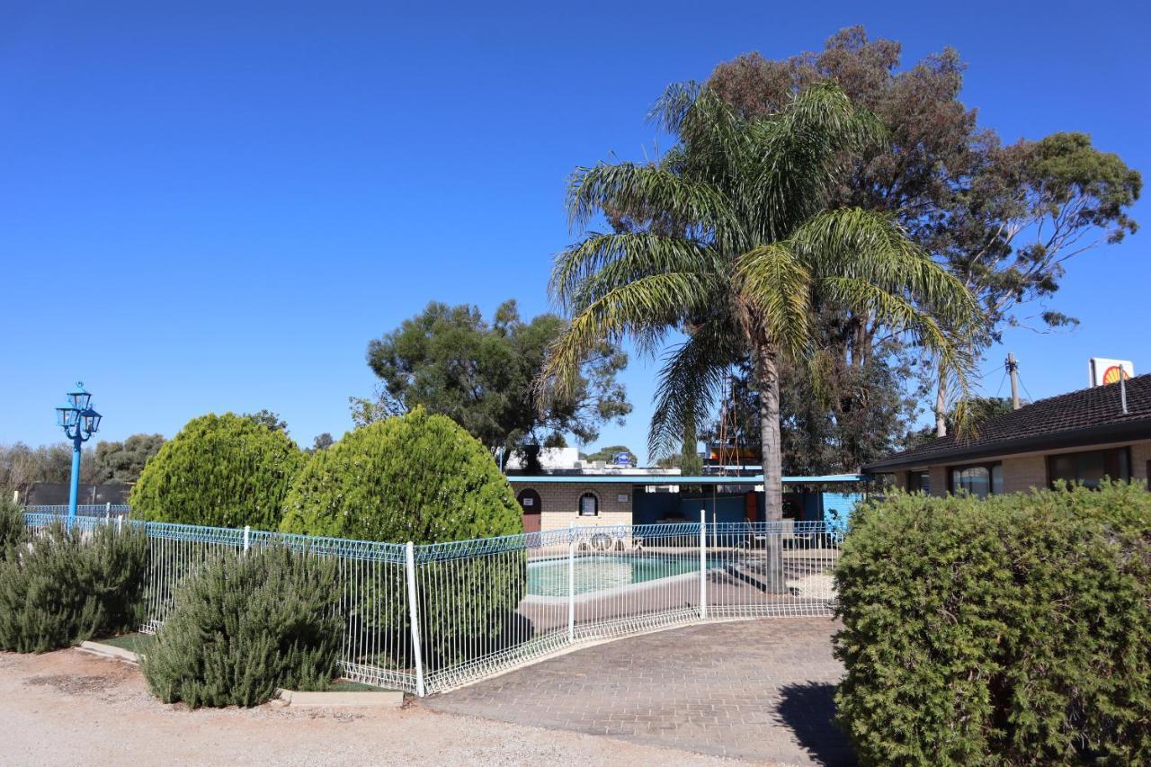 Capri Motel Balranald Extérieur photo