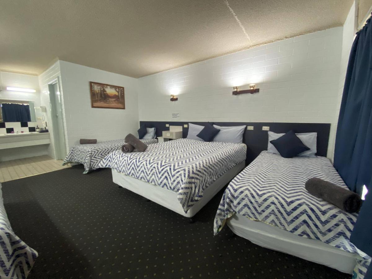 Capri Motel Balranald Extérieur photo