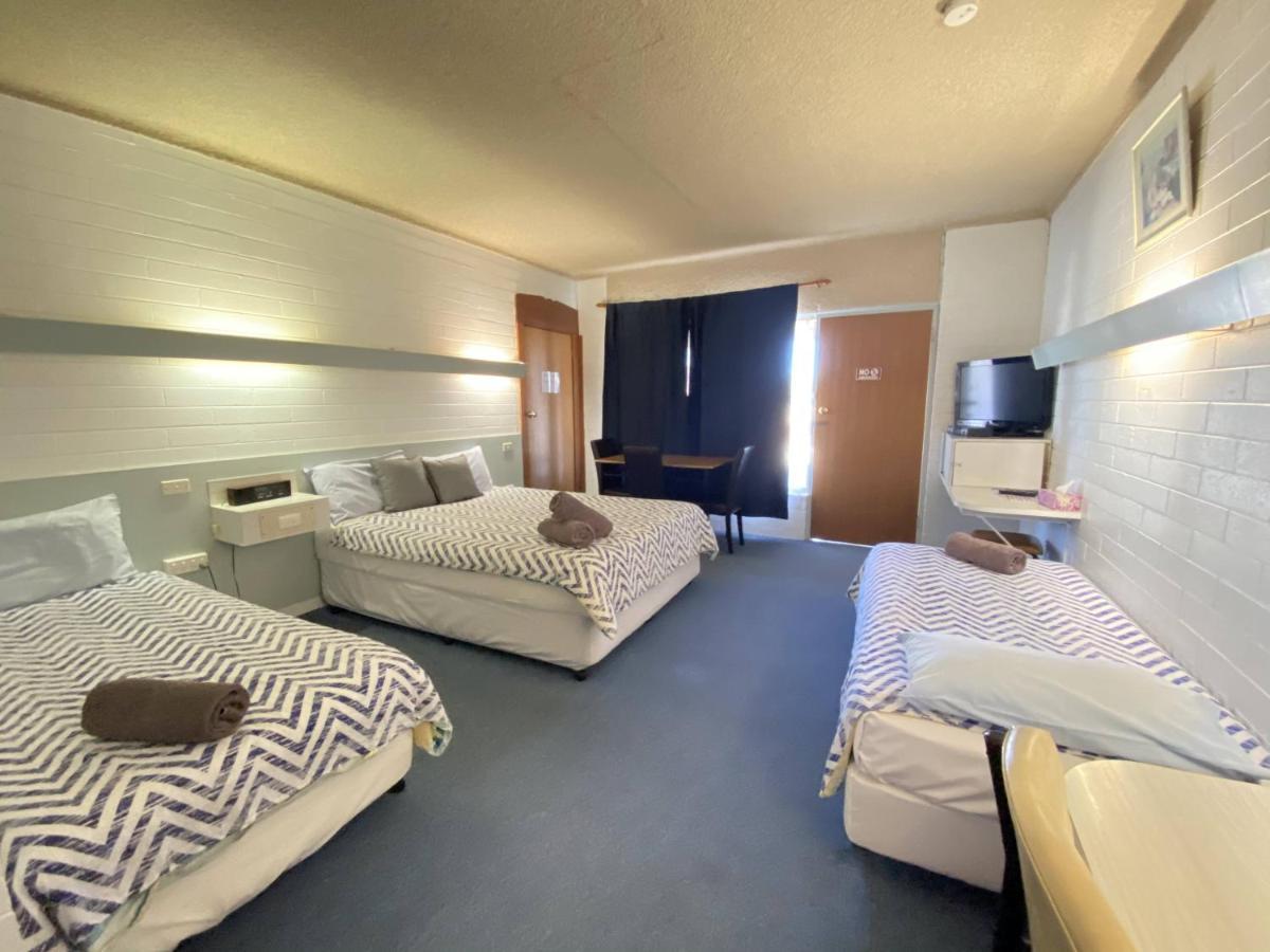 Capri Motel Balranald Extérieur photo