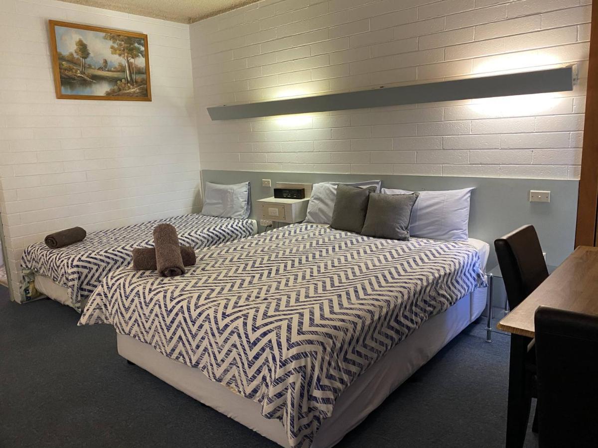 Capri Motel Balranald Extérieur photo