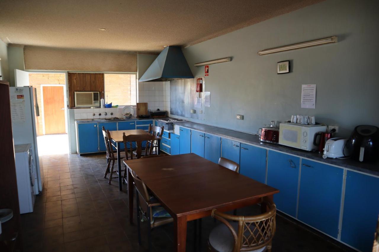 Capri Motel Balranald Extérieur photo