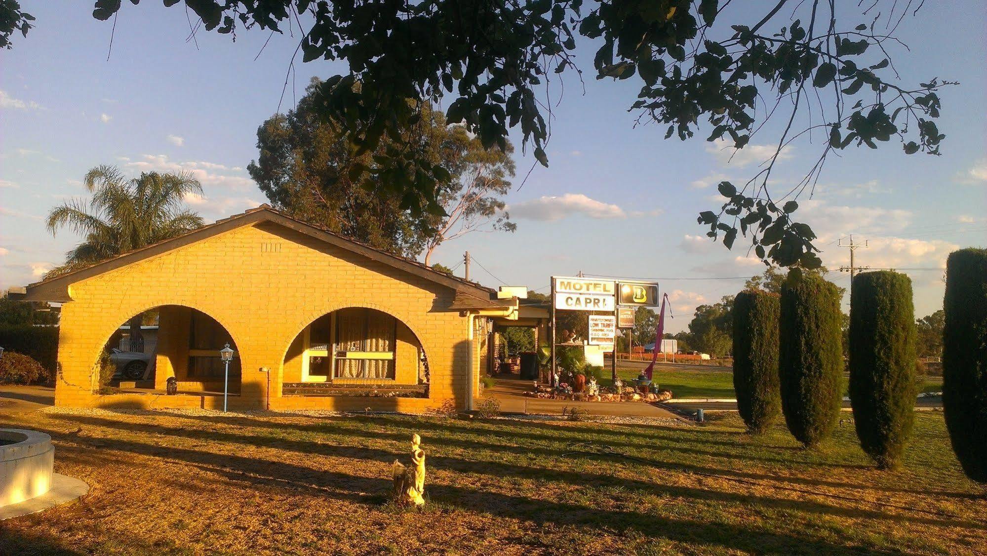 Capri Motel Balranald Extérieur photo